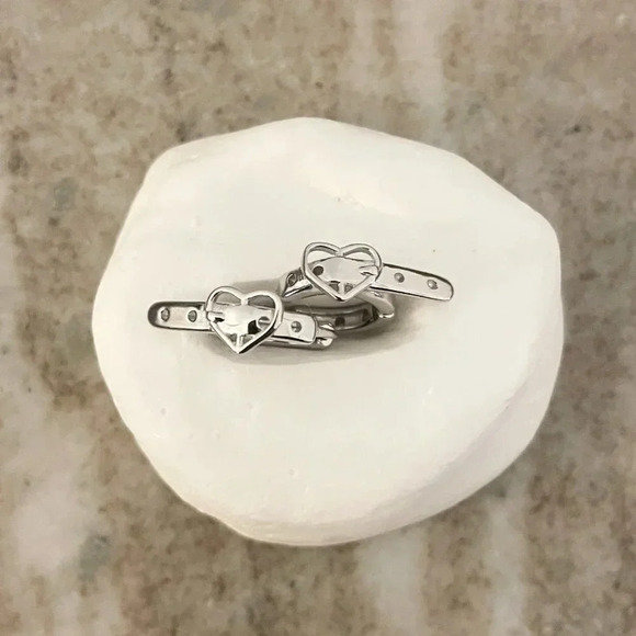 925 Sterling Silver Small Huggie Hoop Earrings Belt Buckle Earrings Heart Hoops - Picture 1 of 6